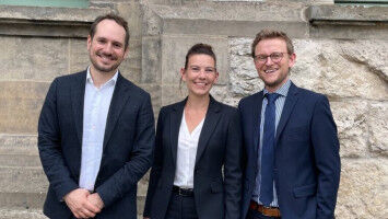 How the joint defence mechanism of two bacteria works