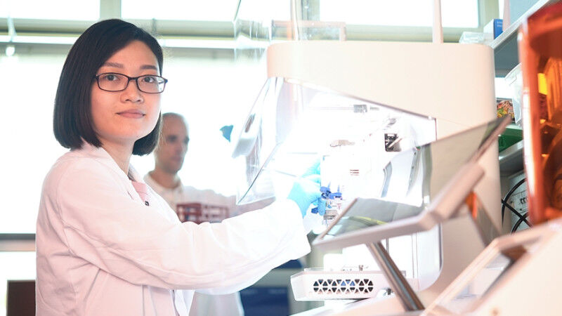 Empa researcher Hien Le is working on an artificial cornea made of hydrogel for