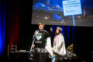 'Jeckcellence' Unleashed': Forschologicum packed full of punchlines and parodies