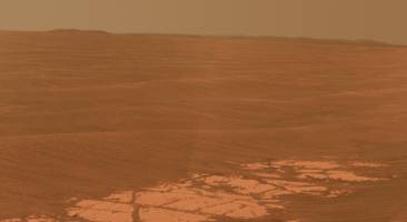Mars Rover Sees Distant Crater Rims on Horizon
