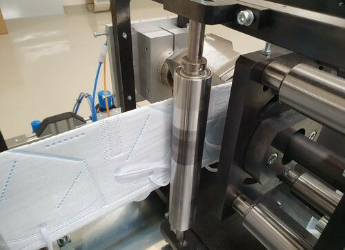 The sustainable FFP2 masks developed by the TU Ilmenau are manufactured by the c