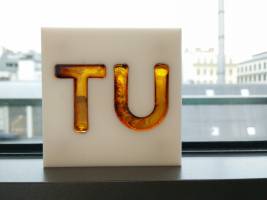 New synthetic resin - curing at the touch of a button