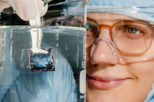 New technologies for converting solar energy into green solar fuels
