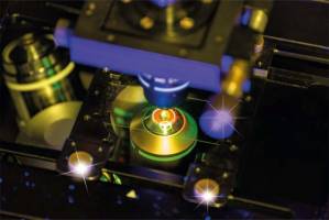 Optical tweezers control nano containers