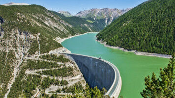 Poison source in the idyll