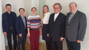 Protein hitch hiking into the cancer cell: the next generation of platinum drugs