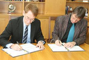 Questacon and ANU united in science