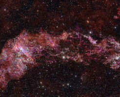 Record-breaking image uncovers turbulent web of gas at the Milky Way's centre