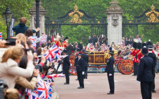 Role of modern UK monarchy explained in new report