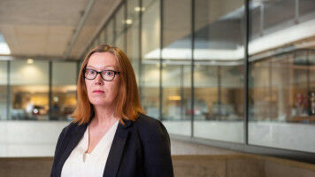 Sarah Gilbert wins the 2021 Erna Hamburger Prize