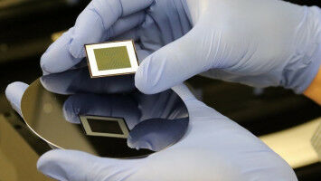 Scientists set new record with bifacial solar cells