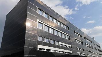 Solar facade in Wallisellen breaks European records