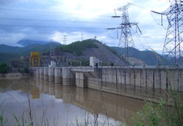Manwan Dan on the Mekong (Lancang) River in China. Photo by Ute Collier.