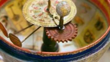 The world inside a Spanish globe