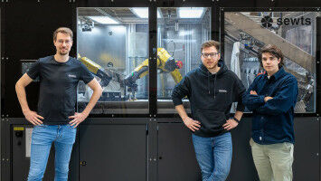 TUM graduates create robots to work with flexible textiles