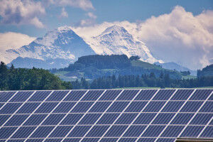 Untapped solar and wind potential in Swiss mountains